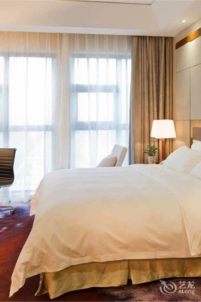 Bavaria City Hotel เป๋ยไห่ ภายนอก รูปภาพ
