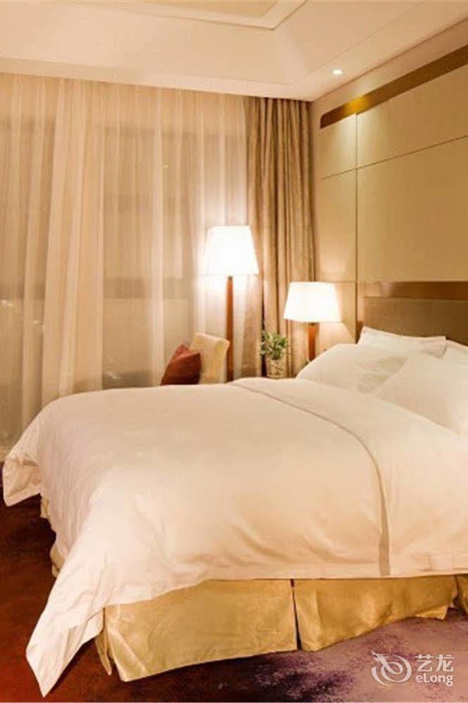 Bavaria City Hotel เป๋ยไห่ ภายนอก รูปภาพ